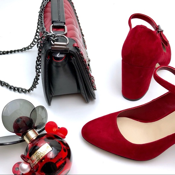 Quilted Crossbody bag with chains. - Picture 7 of 7